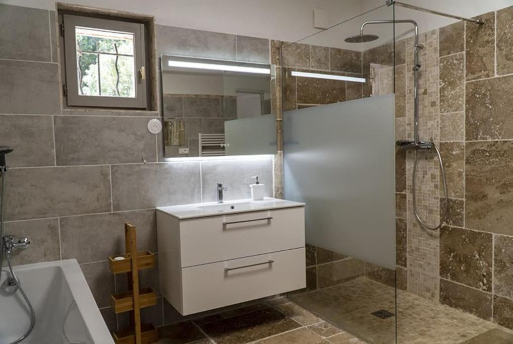 Charmant Rez De Villa Climatise Renove, 90M2 Avec Parking カシ エクステリア 写真