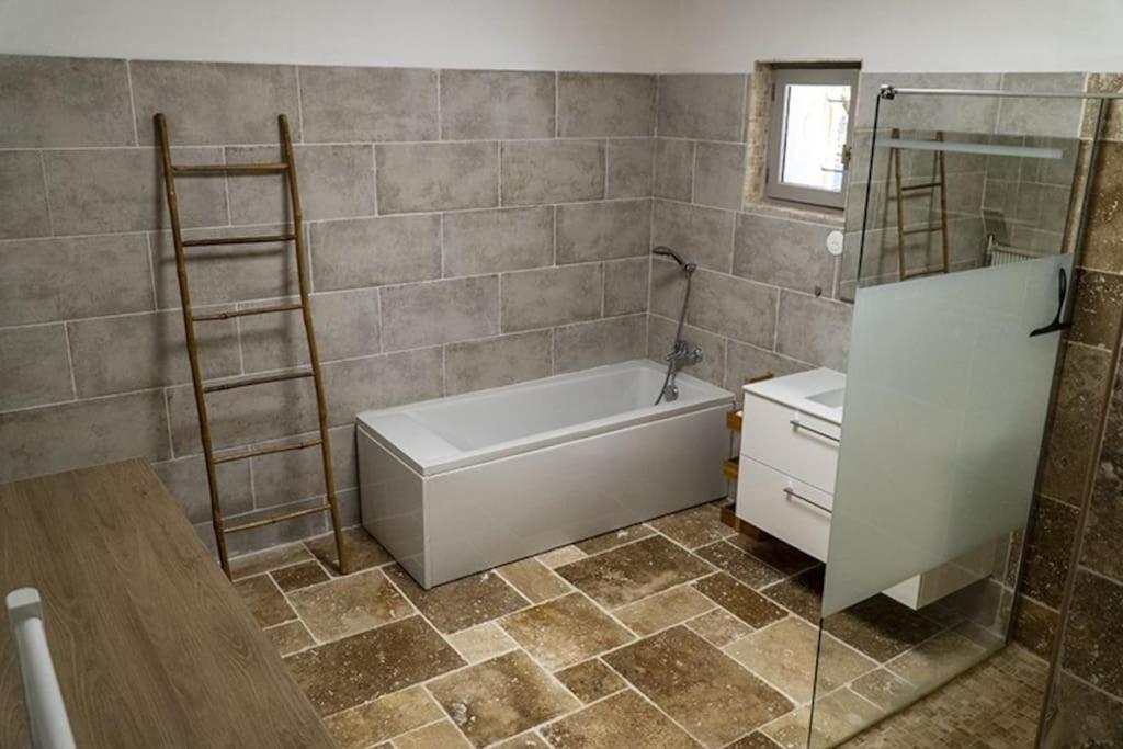 Charmant Rez De Villa Climatise Renove, 90M2 Avec Parking カシ エクステリア 写真
